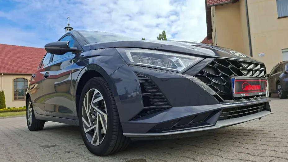 HYUNDAI i20 -