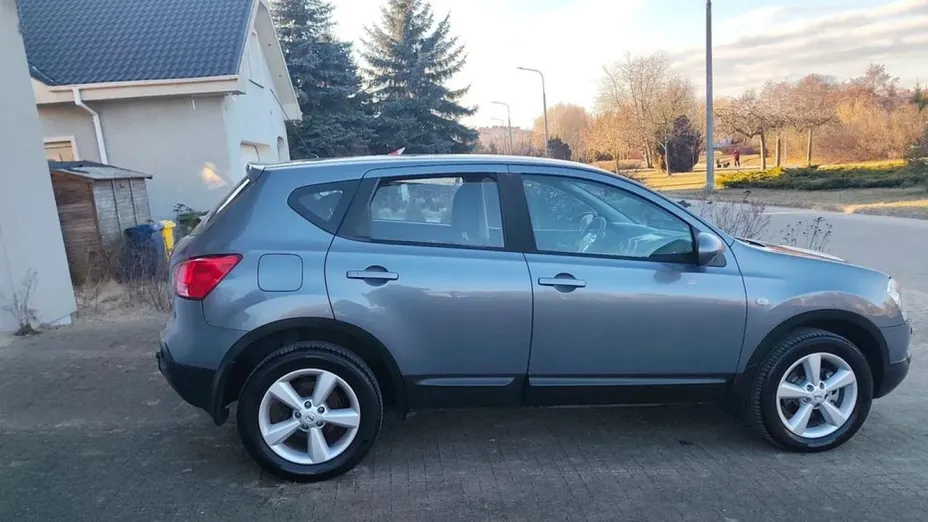 NISSAN Qashqai -