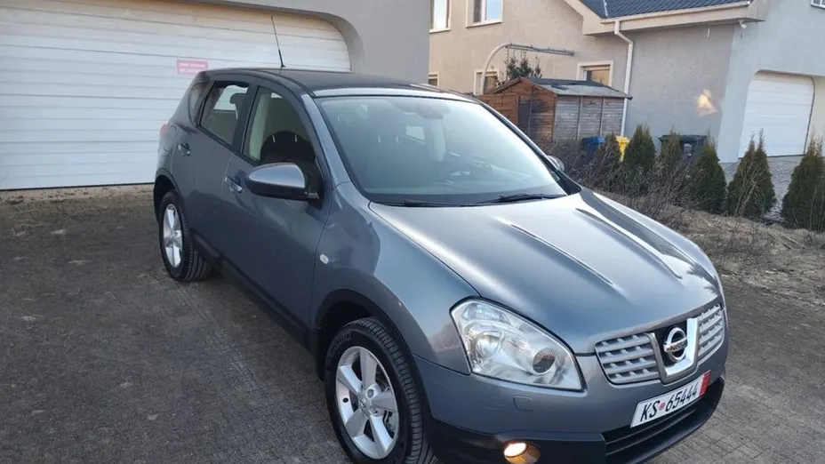 NISSAN Qashqai -