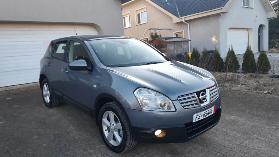 NISSAN Qashqai -