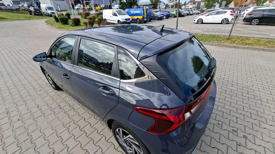 HYUNDAI i20 -