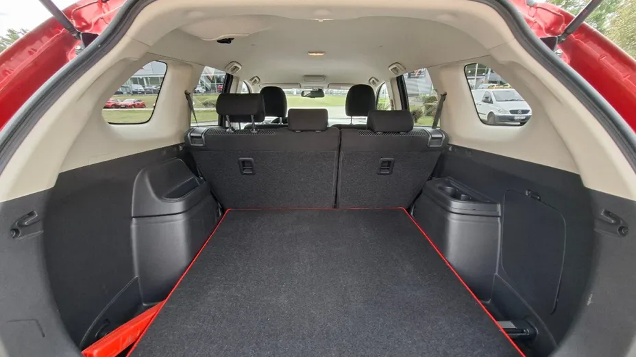 MITSUBISHI Outlander -