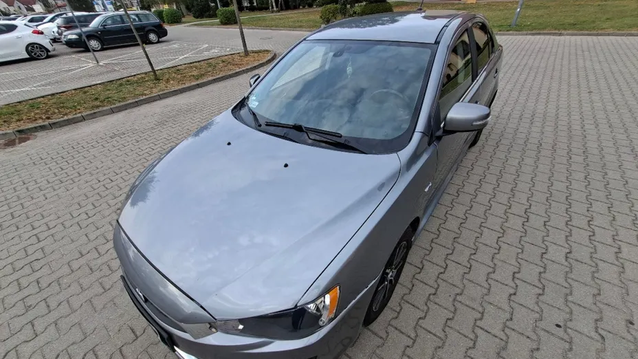 MITSUBISHI Lancer -