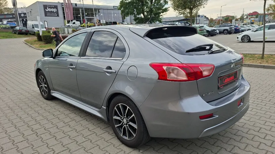MITSUBISHI Lancer -