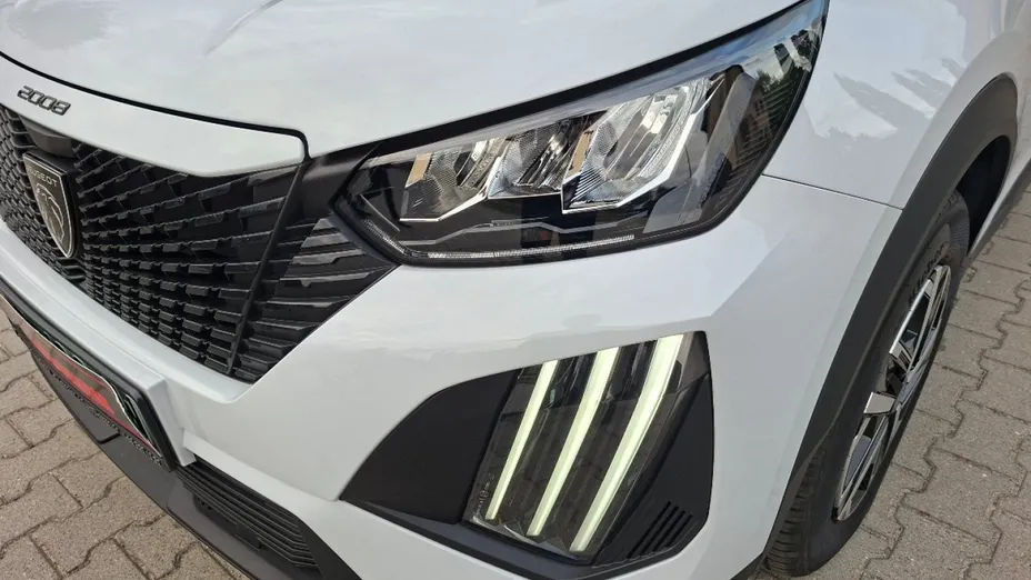 PEUGEOT 2008 -