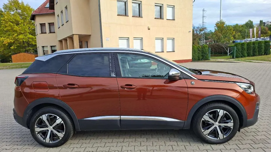 PEUGEOT 3008 -