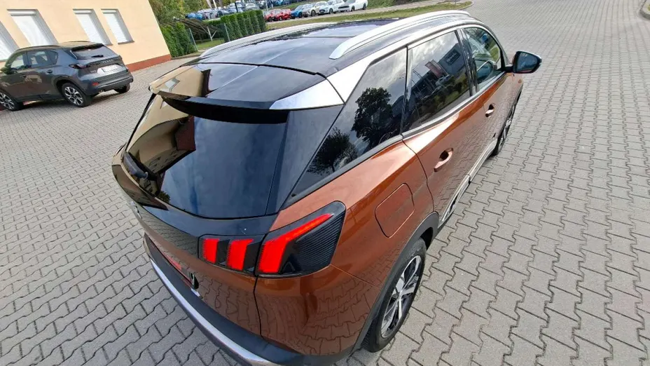 PEUGEOT 3008 -