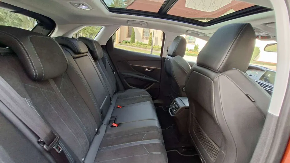 PEUGEOT 3008 -