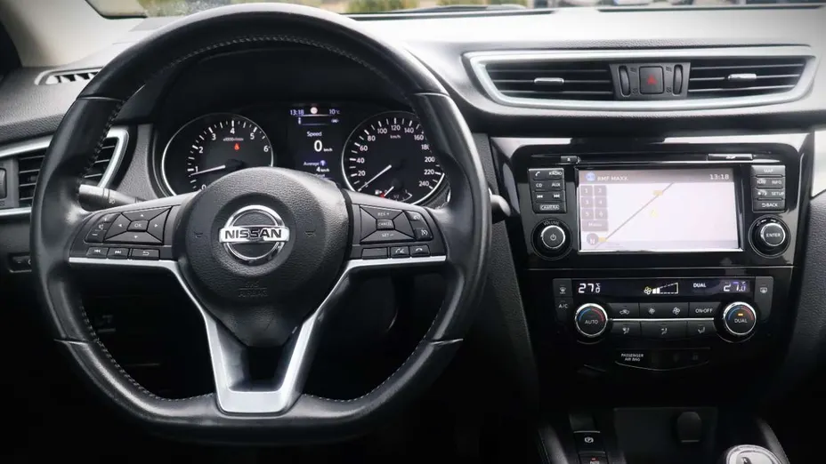 NISSAN Qashqai -