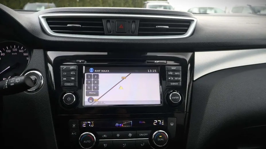 NISSAN Qashqai -