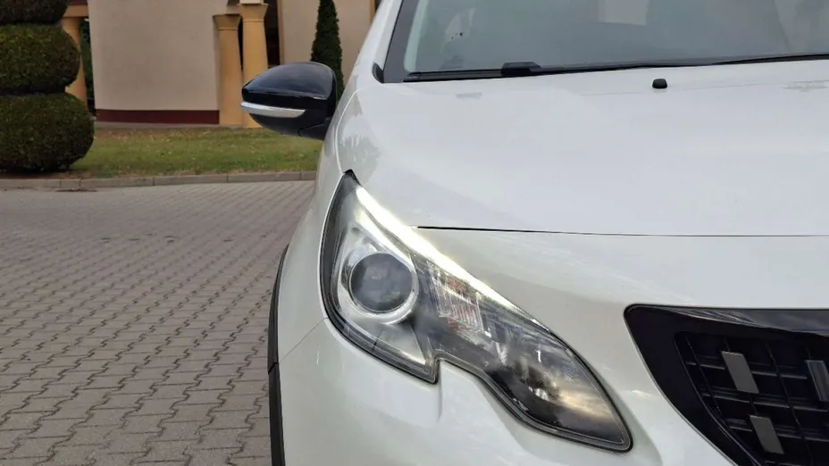 PEUGEOT 2008 -