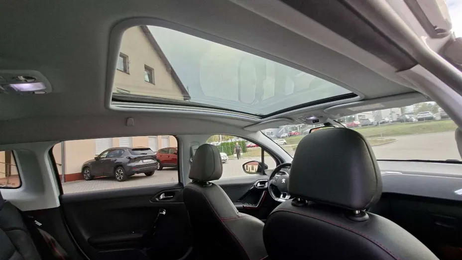 PEUGEOT 2008 -