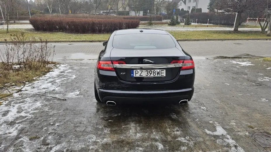 JAGUAR XF -