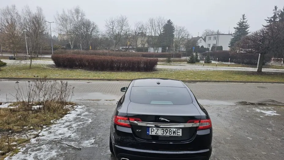 JAGUAR XF -
