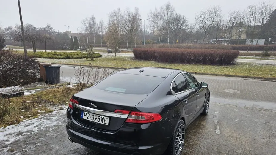 JAGUAR XF -