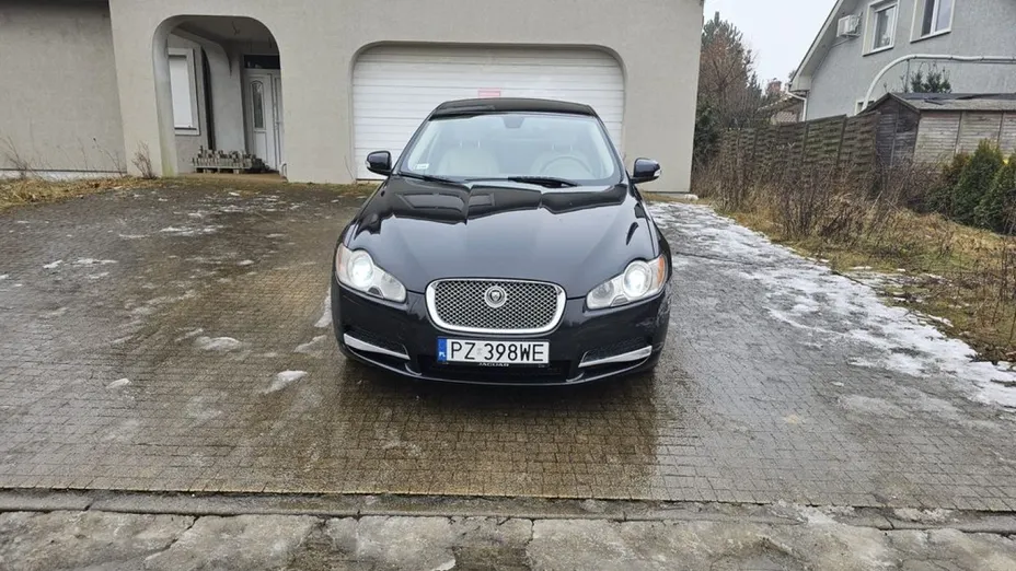 JAGUAR XF -