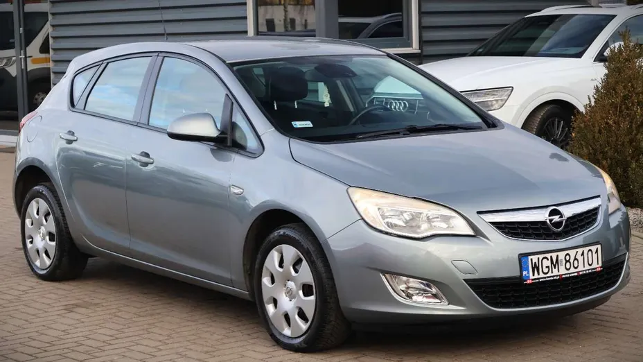 OPEL Astra -