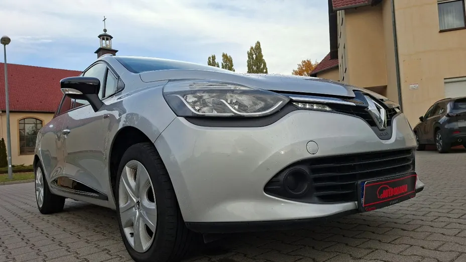 RENAULT Clio -