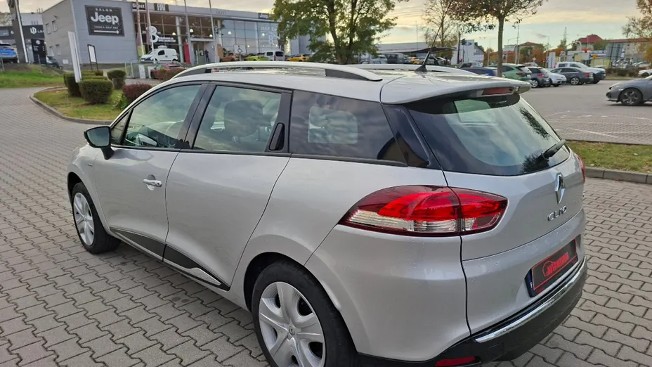 RENAULT Clio -