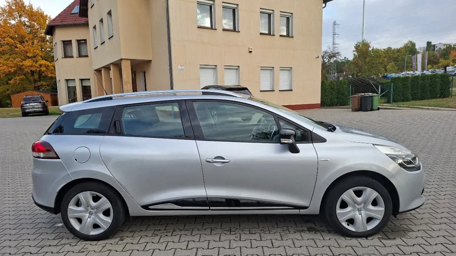 RENAULT Clio -