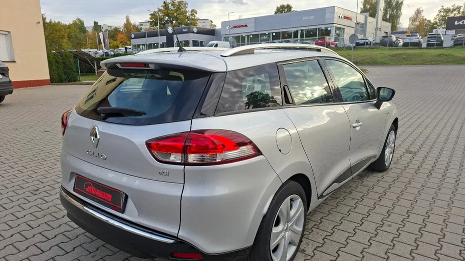 RENAULT Clio -