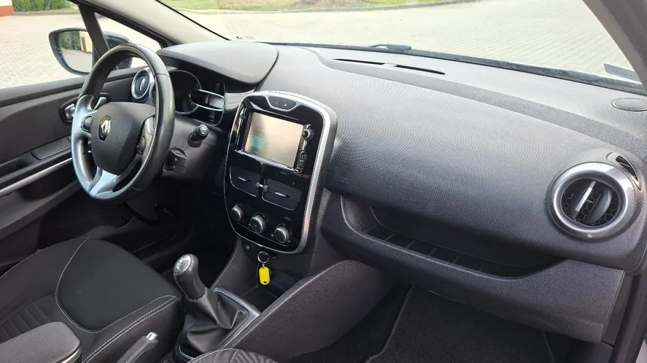 RENAULT Clio -