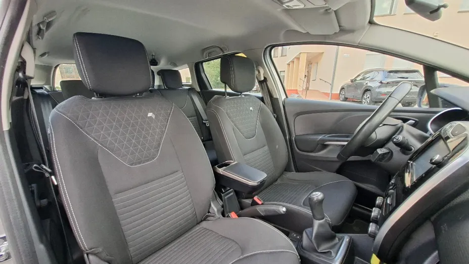 RENAULT Clio -