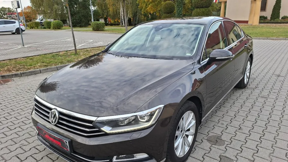 VOLKSWAGEN Passat -