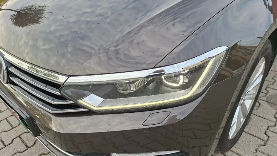 VOLKSWAGEN Passat -