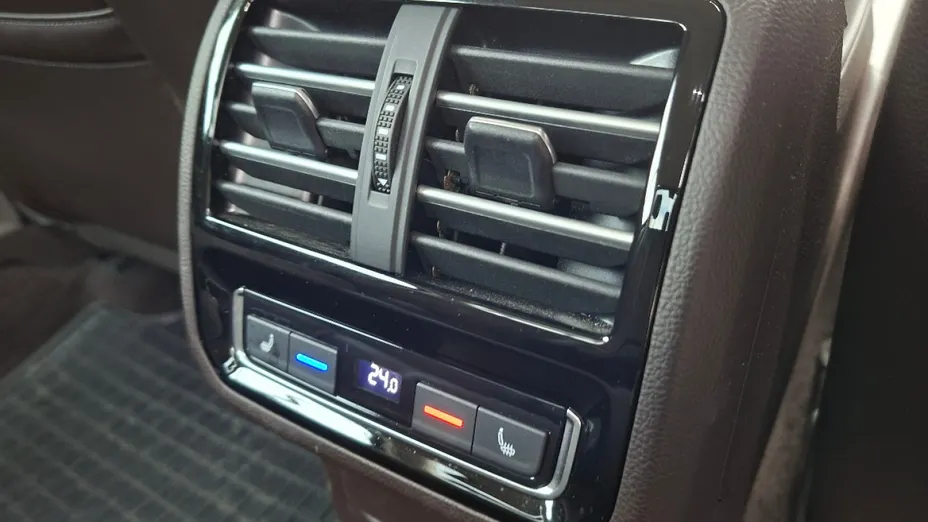 VOLKSWAGEN Passat -