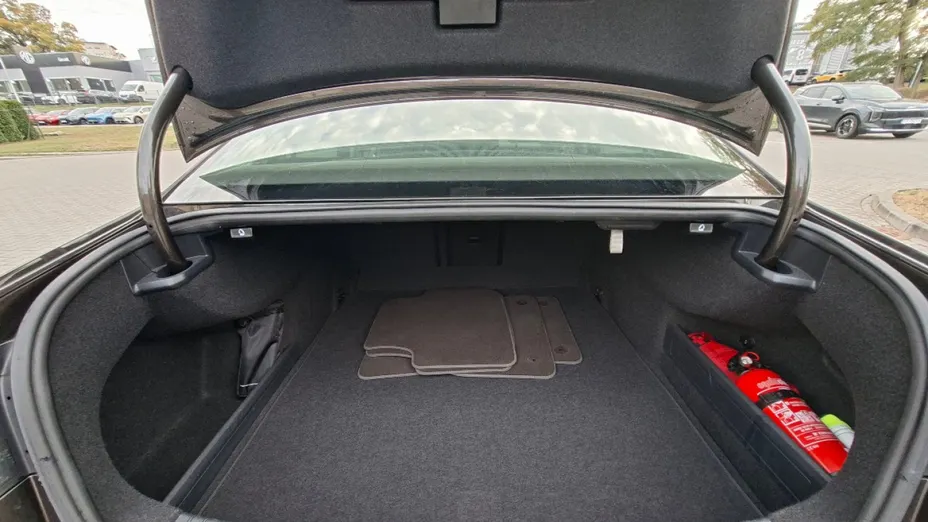 VOLKSWAGEN Passat -