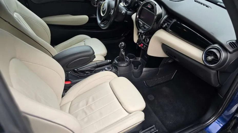 MINI Cooper -