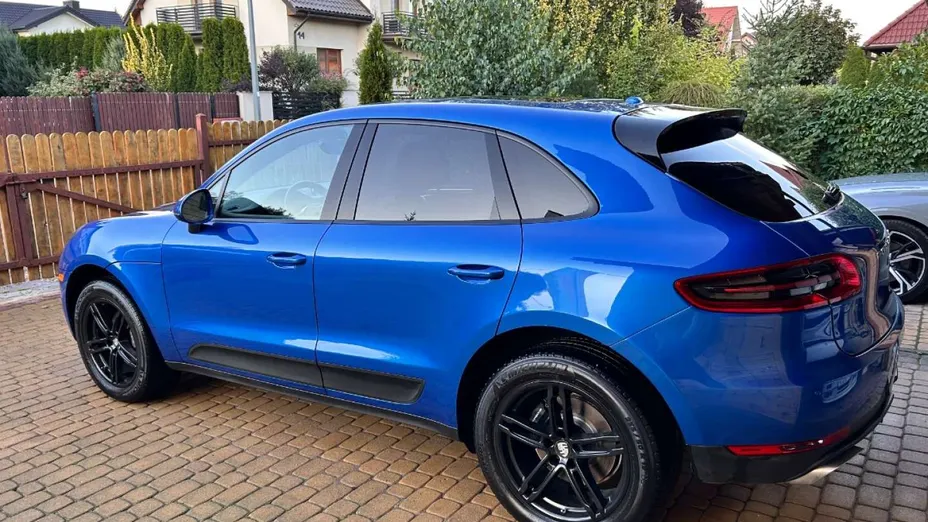 PORSCHE Macan -