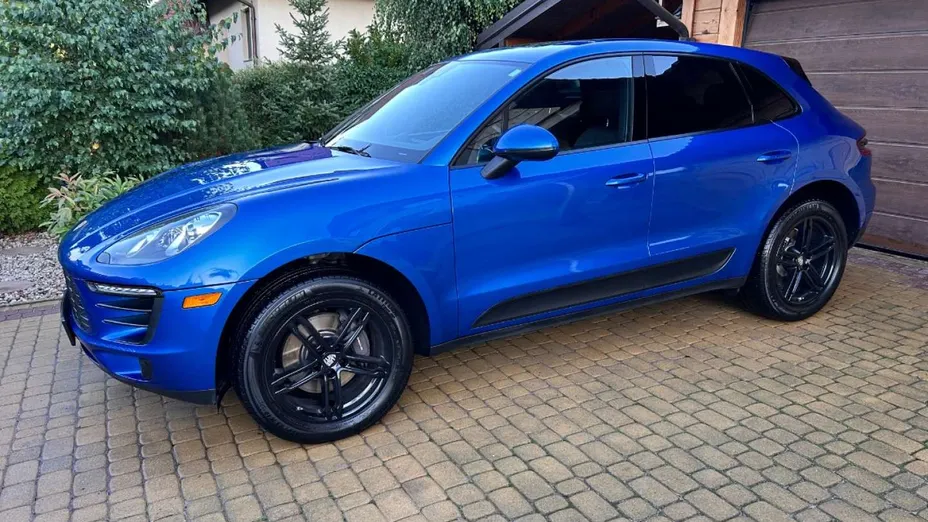 PORSCHE Macan -
