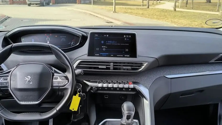 PEUGEOT 5008 -