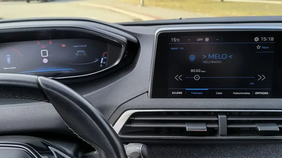 PEUGEOT 5008 -