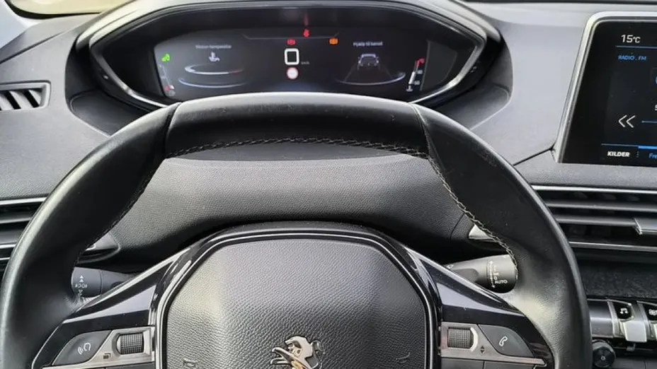 PEUGEOT 5008 -