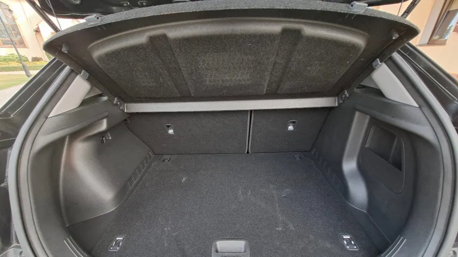 HYUNDAI Kona -