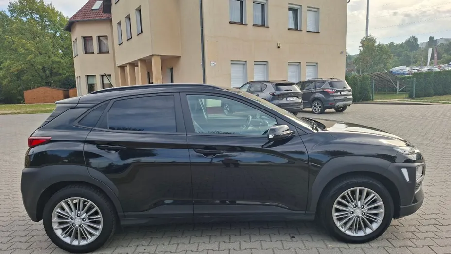 HYUNDAI Kona -