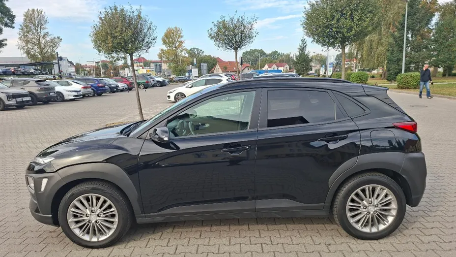 HYUNDAI Kona -