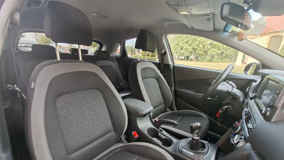 HYUNDAI Kona -