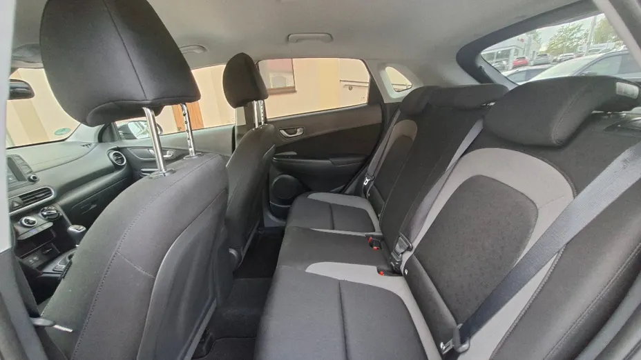HYUNDAI Kona -