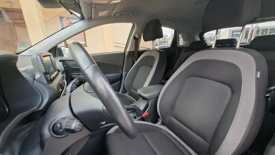 HYUNDAI Kona -