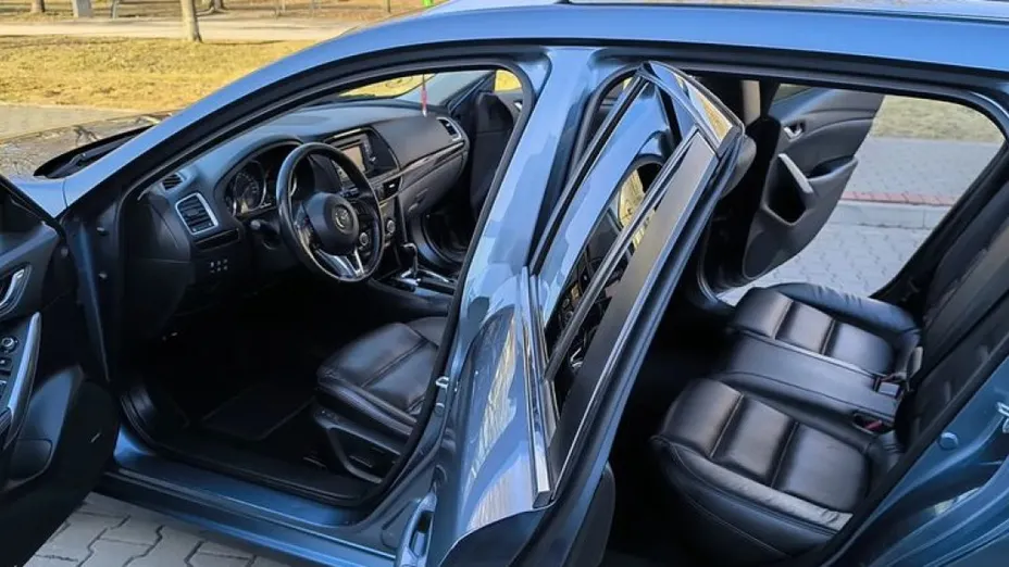 MAZDA 6 -