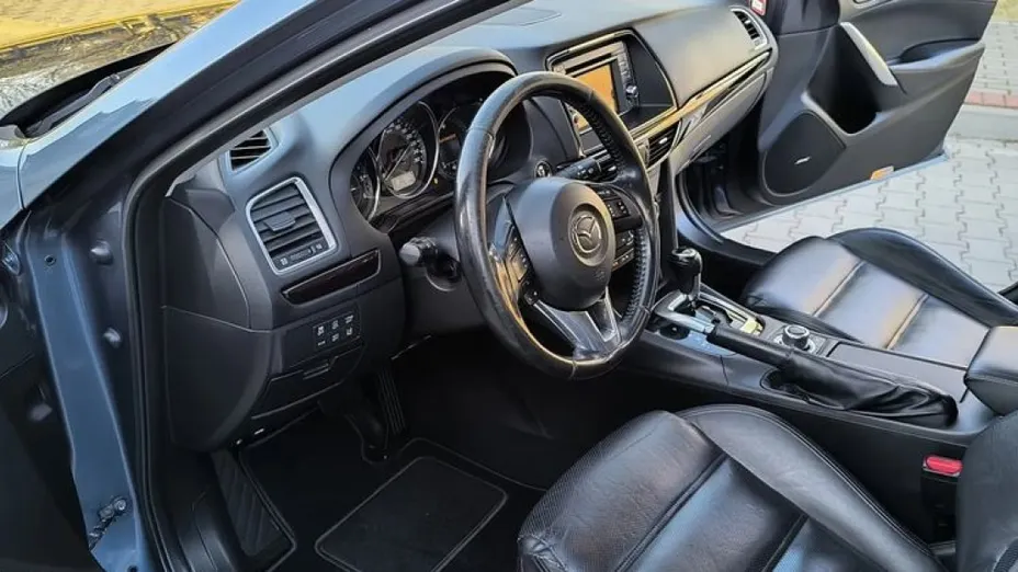 MAZDA 6 -