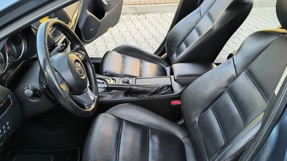 MAZDA 6 -
