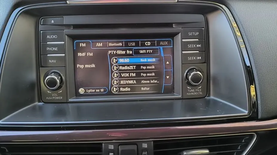 MAZDA 6 -