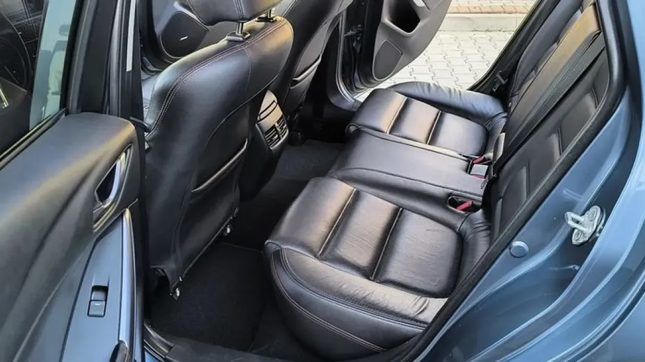 MAZDA 6 -