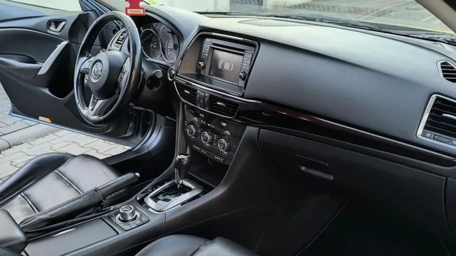 MAZDA 6 -