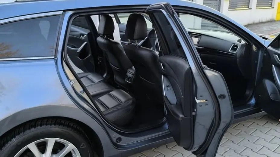 MAZDA 6 -